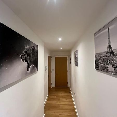 2 Bed Corner Apartment With Gym แมนเชสเตอร์ ภายนอก รูปภาพ