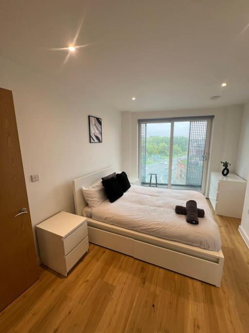 2 Bed Corner Apartment With Gym แมนเชสเตอร์ ภายนอก รูปภาพ